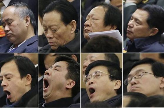 Diputados chinos fueron sorprendidos mientras dormían en evento oficial