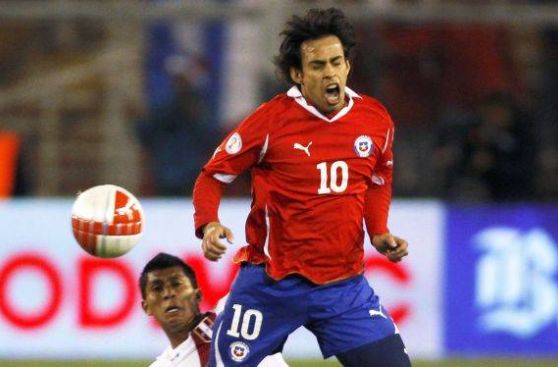 Chileno Jorge 'Mago' Valdivia fue descartado para jugar ante Perú