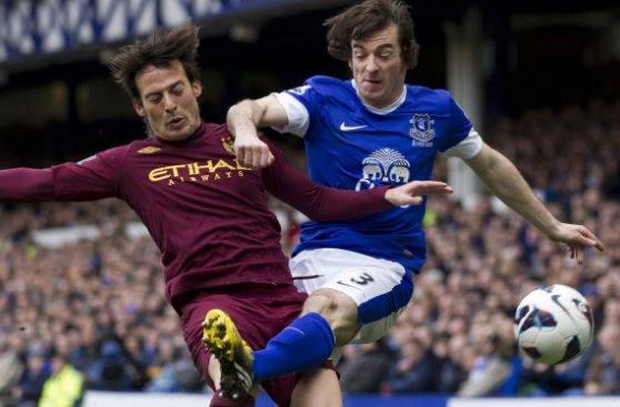 Everton aleja al Manchester City de la opción del título de la Premier