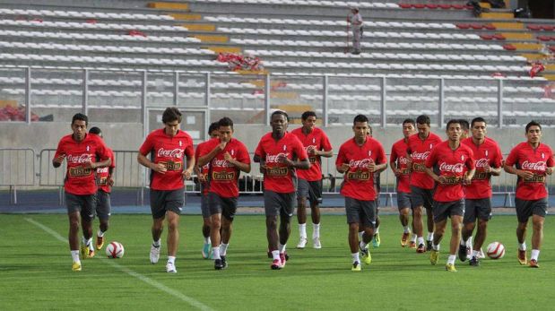 FOTOS: Jefferson Farfán encabezó prácticas de la selección peruana en el Estadio Nacional