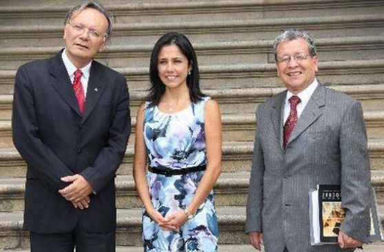 La oposición critica viaje a Brasil de Nadine Heredia junto a comitiva oficial
