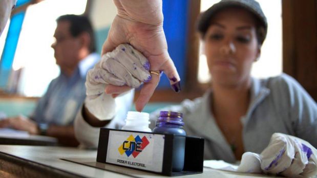 FOTOS: Venezuela decide su futuro en decisiva jornada electoral