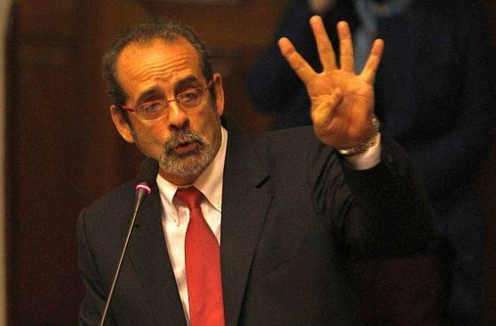 Javier Diez Canseco “se encuentra estable”, aclaró su esposa