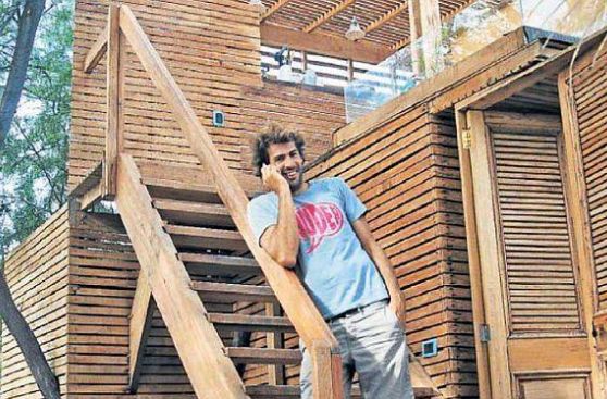 El francés que construyó un hotel en Máncora con caña, basura y excremento de burro