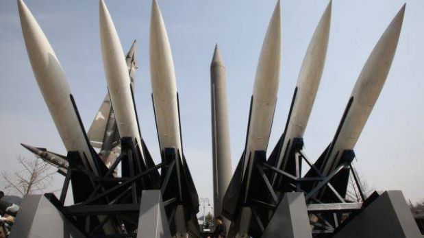 Corea del Norte despliega lanzacohetes en frontera con Corea del Sur