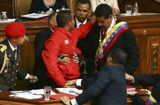 Mandan a la cárcel a Yendrick Sánchez, el hombre que interrumpió a Maduro