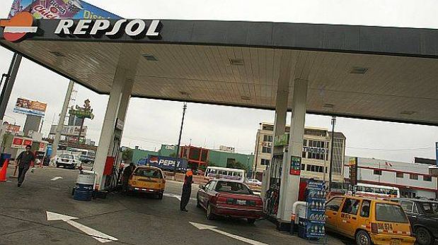 Gobierno busca regular precios de combustibles con compra de Repsol