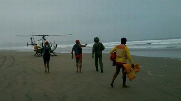 FOTOS: helicóptero y motonaves buscan a ocupantes del globo aerostático desaparecido en Cañete