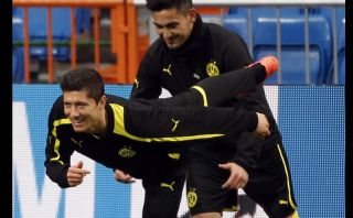 FOTOS: la 'amenaza' Robert Lewandowski entrenó hoy con Borussia Dortmund en el Santiago Bernabéu