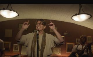 David Bowie estrenó video con conocidas figuras de Hollywood