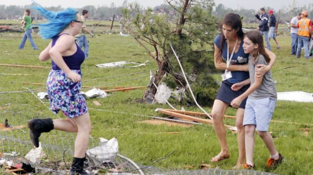 FOTOS: el desolador panorama en Oklahoma tras el devastador tornado que dejó decenas de personas fallecidas