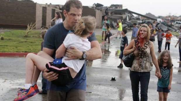 FOTOS: el desolador panorama en Oklahoma tras el devastador tornado que dejó decenas de personas fallecidas