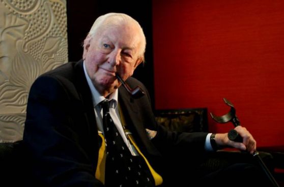 Murió el escritor británico Tom Sharpe a los 85 años de edad