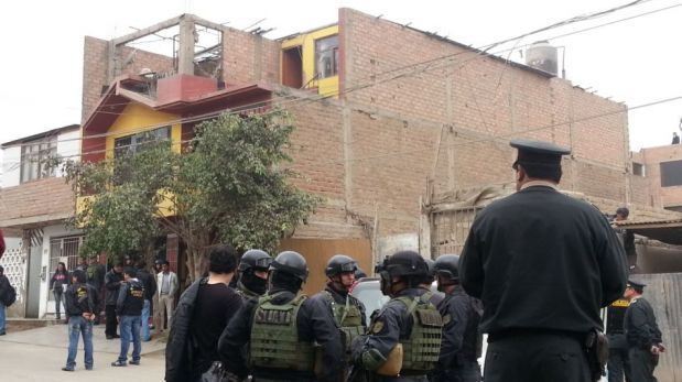FOTOS: inmueble donde se escondían los asesinos de Luis Choy es inspeccionado por la policía