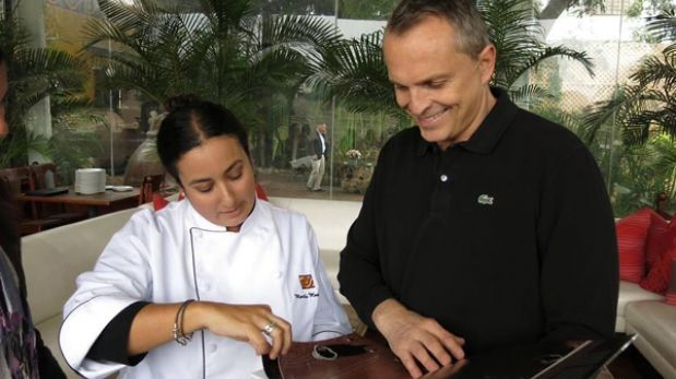 Miguel Bosé fue a probar comida peruana tras incidente con la prensa local