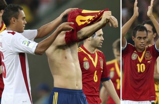 Jugador de Tahití apresuró a Fábregas para que le entregue su camiseta