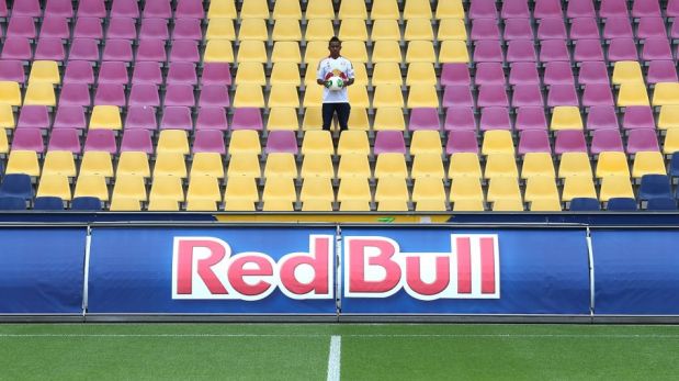 FOTOS: Yordy Reyna vestirá la camiseta 19 del Red Bull Salzburg de Austria