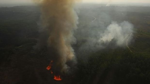Indonesia tardará más de un mes en apagar los incendios de Sumatra 