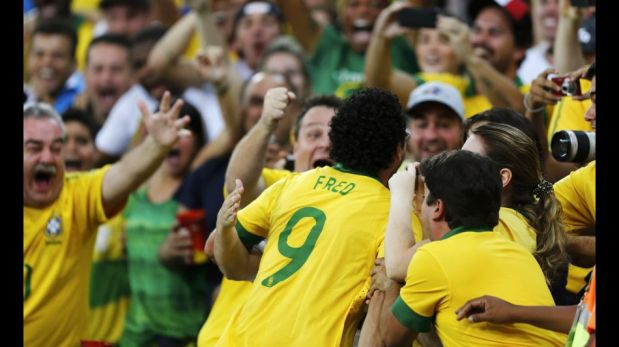 FOTOS: secuencia de los golazos de Fred y Neymar en el 3-0 de Brasil a España 