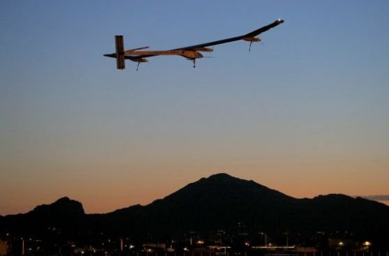 EE.UU.: avión solar aterrizará antes de lo programado por problema técnico