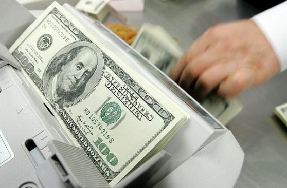 Dólar escala a S/.2,80 y la bolsa limeña cae en inicio de la sesión.