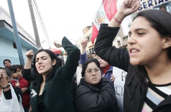 Animalistas serán denunciados por el Minsa por atacar Centro Antirrábico