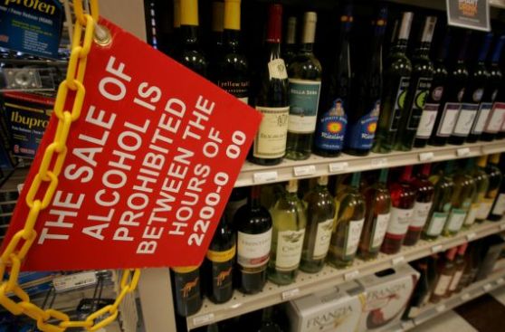 Estados Unidos: La Marina regula venta de alcohol en sus bases