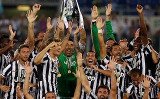 Juventus aplastó 4-0 a Lazio y ganó la Supercopa con gol de Carlos Tevez