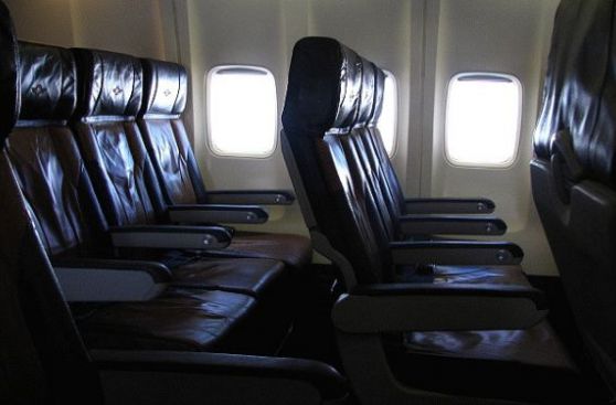 ¿Cuáles son los objetos más raros que olvidan los pasajeros en un avión?