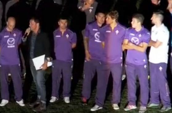 Juan Manuel Vargas fue presentado con el plantel de la Fiorentina
