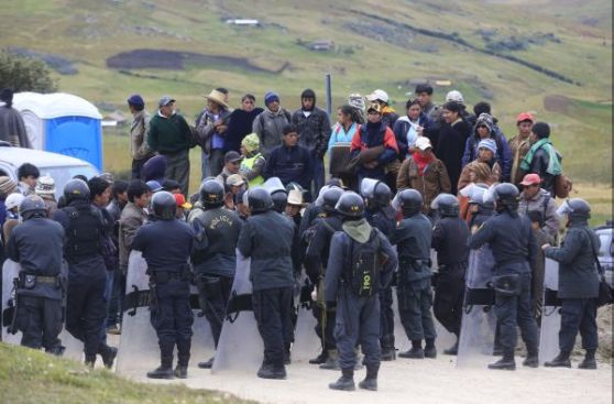 La policía liberó de manera pacífica la carretera Cajamarca-Bambamarca
