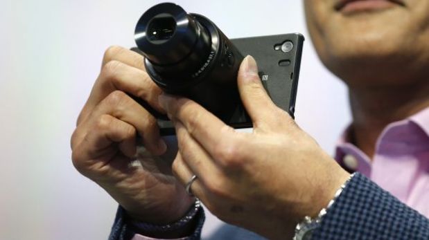 Xperia Z1, un potente smartphone que se transforma en cámara