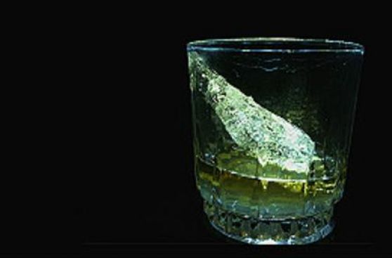 El mejor hielo para beber whisky viene de la Antártica