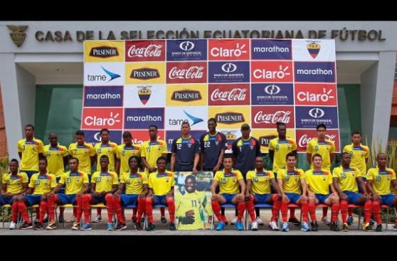 Ecuador se tomó la foto oficial con afiche del ‘Chucho’ Benítez