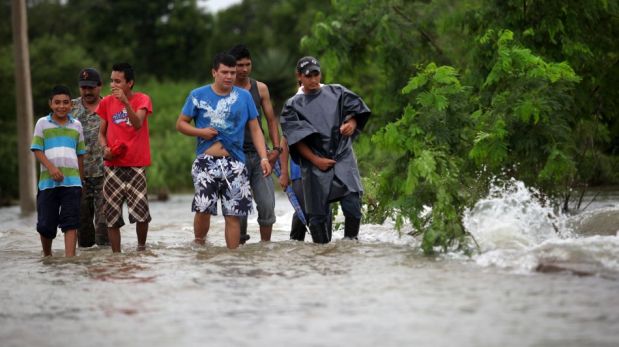 FOTOS: México sufre las graves consecuencias de dos tormentas en sus dos costas