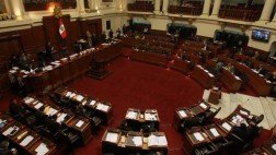 Pleno del Congreso suspende por un año aporte de independientes a las AFP