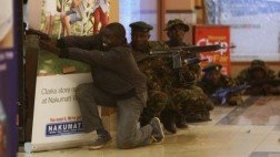 Continúa drama en Kenia: varios civiles están de rehenes en centro comercial