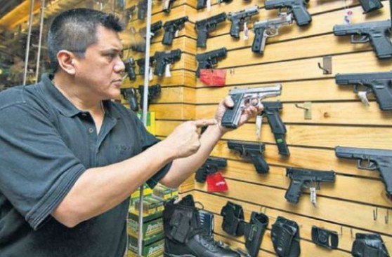Licencias para portar armas: clínicas volverán a emitir certificados de salud mental