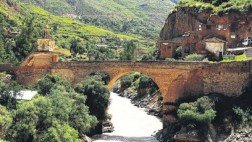 Huancavelica: entre iglesias y valles