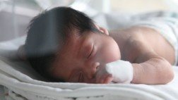 El azúcar, un arma para proteger a los bebes prematuros