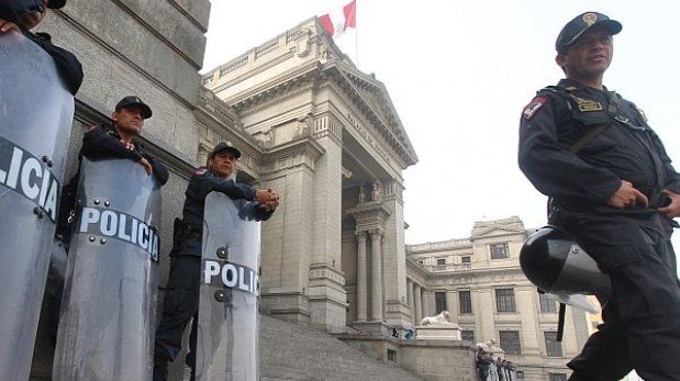 Amenaza de bomba en Palacio de Justicia: personas evacuaron el lugar