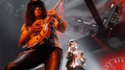 Slash tocará en Lima como integrante de la super banda "Kings of Chaos"