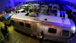 La singular propuesta de un hotel alemán: combis y tráilers como habitaciones