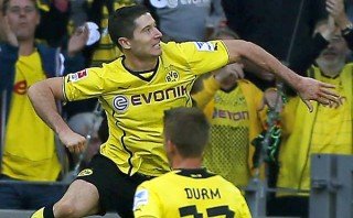 Borussia Dortmund aplastó 5-0 a Friburgo con doblete de Lewandowski