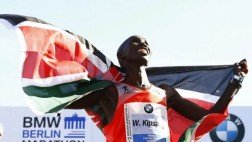 Keniata Wilson Kipsang batió el récord mundial de maratón en Berlín
