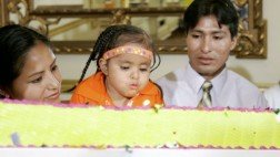 Padre de ‘Niña sirenita’ sí golpeó a su hija, asegura gerente de Sisol