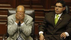 Urtecho “no cumplió protocolos” al dar sillas de ruedas, aseguró Abugattás