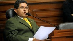 Urtecho se queda solo: Solidaridad Nacional le dio licencia por investigación