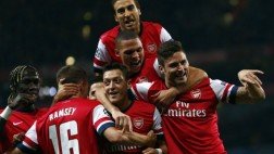 Arsenal impresionó ante el Napoli y le ganó 2-0
