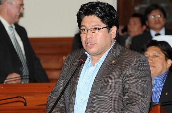 Renán Espinoza "fue blindado" en Comisión de Levantamiento de Fuero Parlamentario